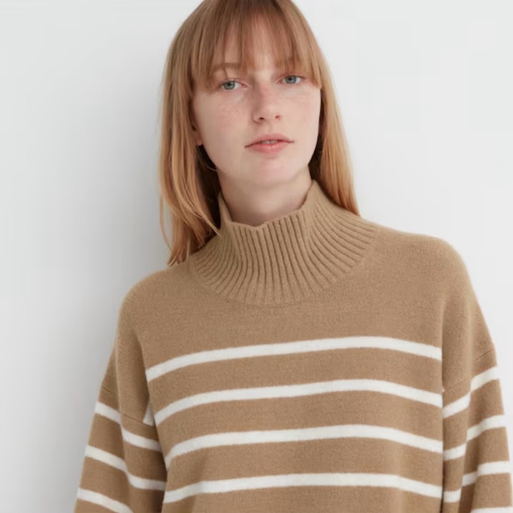Uniqlo Souffle Yarn High Neck Long Sleeve Sweater - XS Beige Stripe